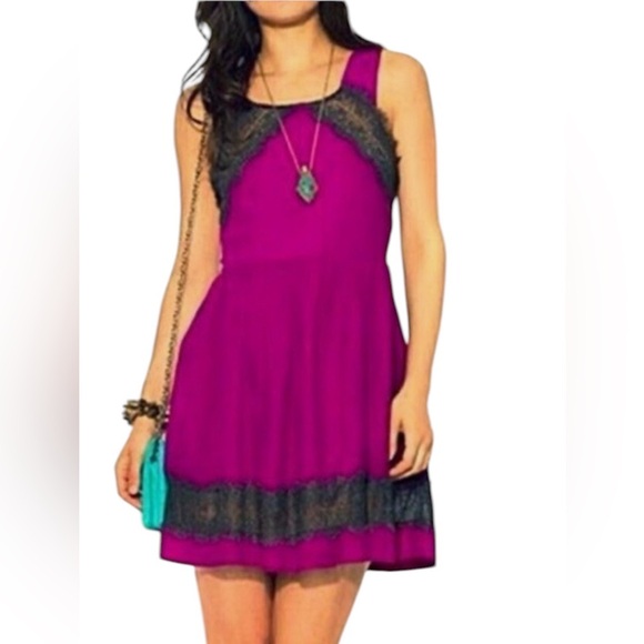 FREE PEOPLE MAGENTA & BLACK LACE GEORGIA FIT AND FLARE SLEEVELESS DRESS - Picture 1 of 13